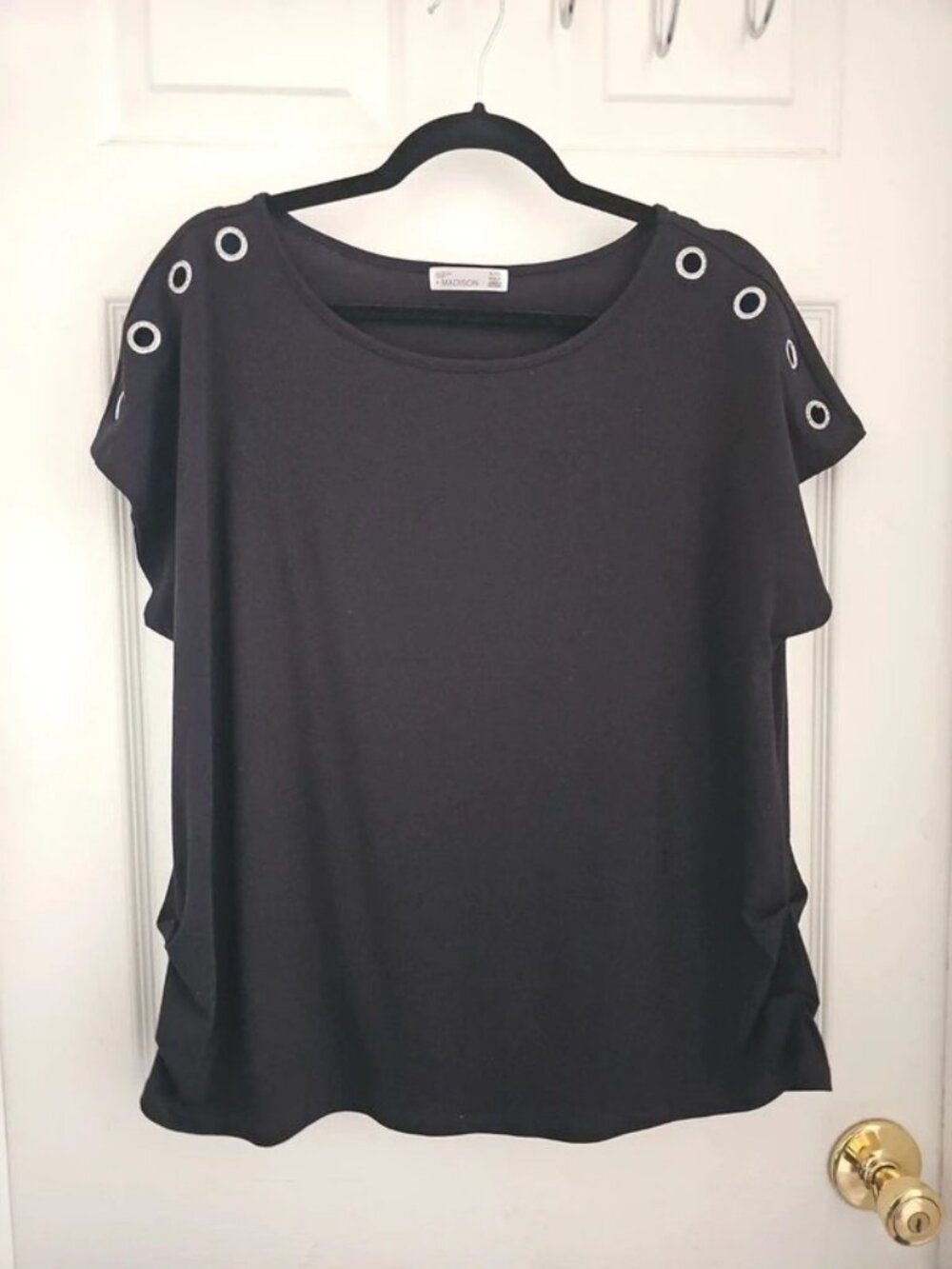 89th & Madison Black Grommet Shoulder top Blouse - XL